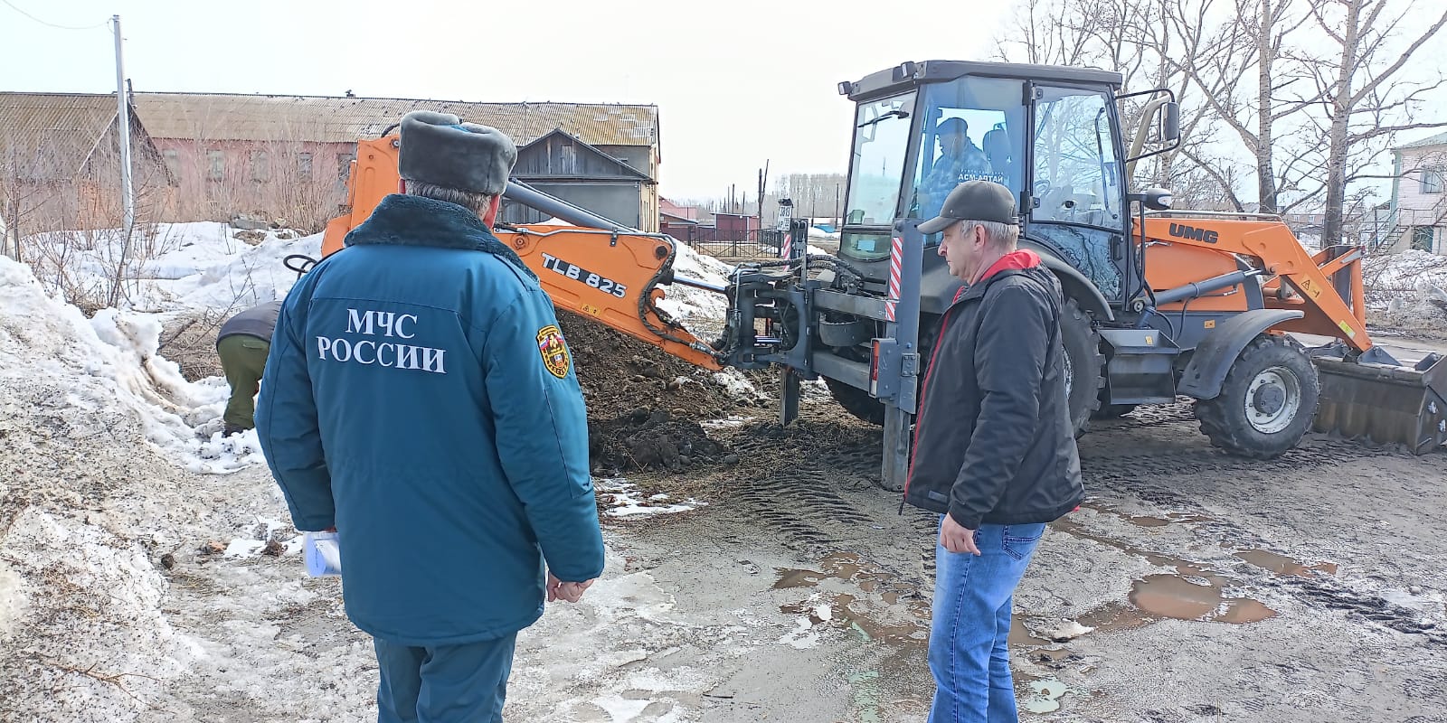 В Советском районе проведен осмотр и очистка пропускных труб.