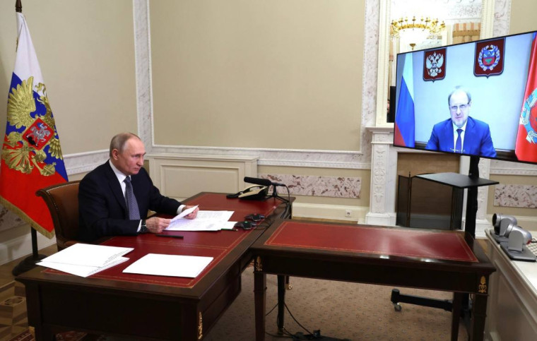 Виктор Томенко вчера обсудил с президентом важнейшие направления развития — точки опоры — нашего Алтайского края. Считаю, мы устойчиво стоим на ногах и перед нашим регионом открываются отличные перспективы, несмотря на все. Виктор Томенко вчера обсудил с президентом важнейшие направления развития — точки опоры — нашего Алтайского края. Считаю, мы устойчиво стоим на ногах и перед нашим регионом открываются отличные перспективы, несмотря на все.