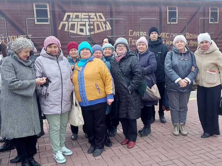 Пенсионеры с. Урожайное в рамках Месячника пожилого человека побывали на экскурсиях в Бийске. Пенсионеры с. Урожайное в рамках Месячника пожилого человека побывали на экскурсиях в Бийске.