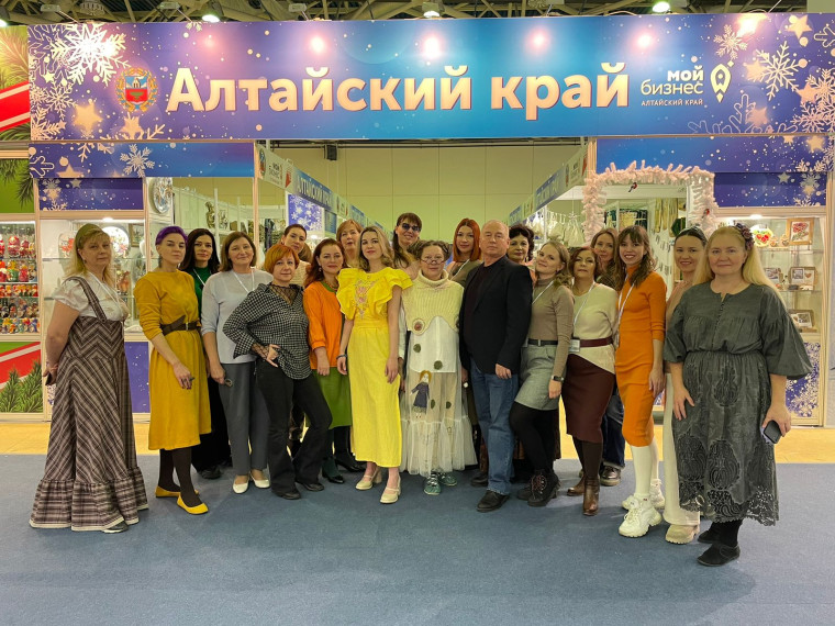Алтайские ремесленники, участвующие в выставке-ярмарке «Ладья. Зимняя сказка 2023», получили предложения о сотрудничестве. Алтайские ремесленники, участвующие в выставке-ярмарке «Ладья. Зимняя сказка 2023», получили предложения о сотрудничестве.