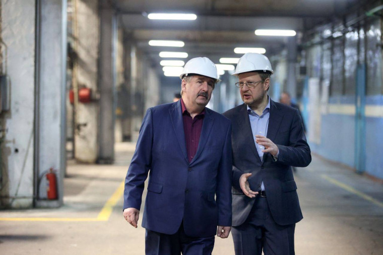 Виктор Томенко об удачных примерах предприятий Алтайского края. Виктор Томенко об удачных примерах предприятий Алтайского края.
