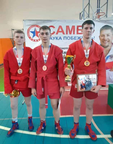 Соревнования по самбо среди сельских спортсменов. Соревнования по самбо среди сельских спортсменов.